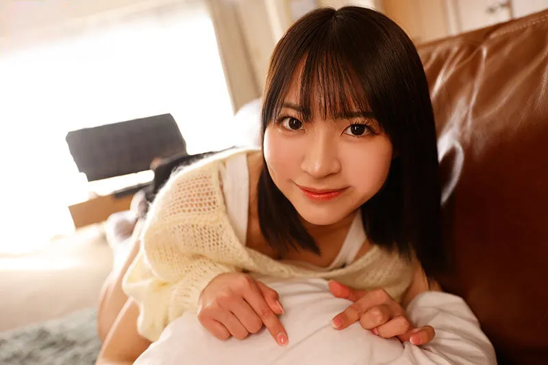 Chị gái lần đầu có anh yêu còn nhiều ngỡ ngàng nên mượn cò thằng em tập trước